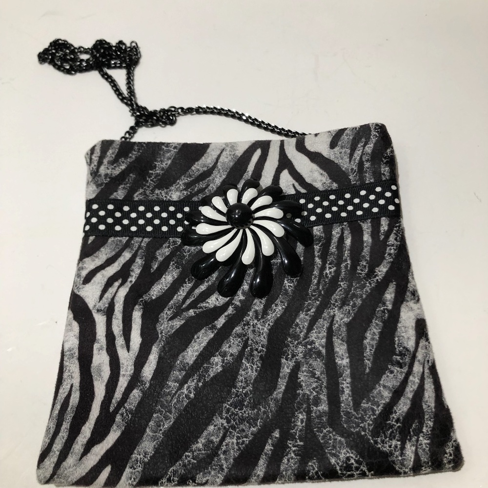 Ladies Black And White Evening Bag w/ Pin Embellishment Unique Special Occasion